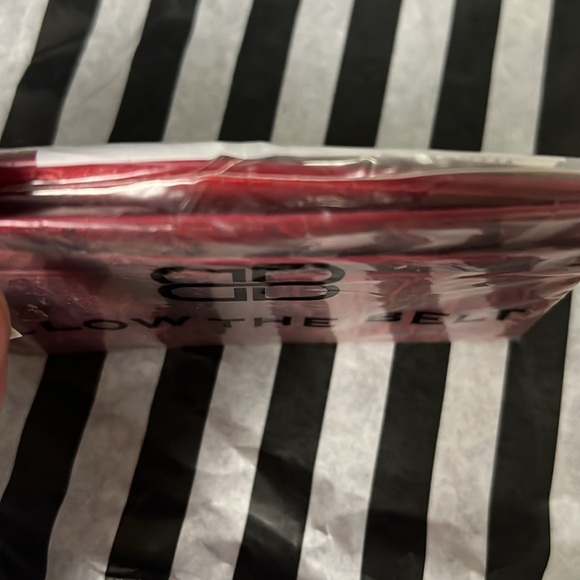 B-low the belt card case - Picture 3 of 3